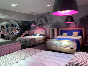 Photo n°17 de Boutique Tréca Quai de la Tournelle à Paris (Tapissier décorateur)