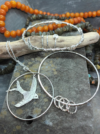 Juliette McElligott Jewellery School - Thumbnail