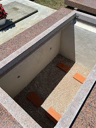 Photo n°11 de Marbrerie Funéraire Toulouse SUD ESCOURBIAC BRUNET - Monument Funéraire, Pierre Tombale à Roques (Entrepreneur spécialisé dans le marbre)