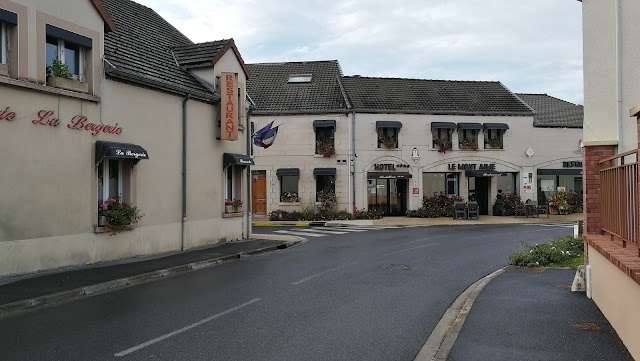 Logis Hostellerie du Mont Aimé