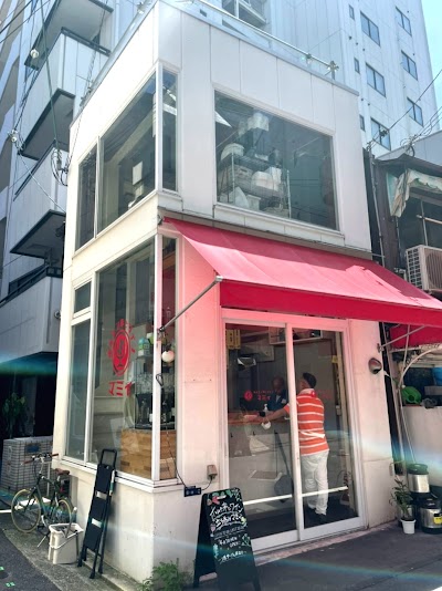 ホルモン串とワイン マミィ