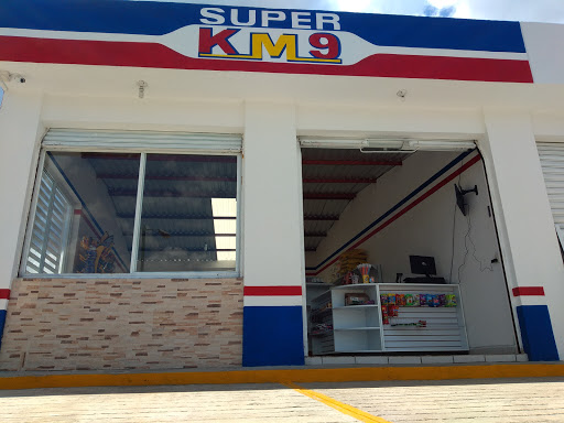 Super KM9 - Visual