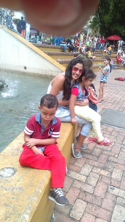 Photos of Centro Comercial Parque Del Hacha