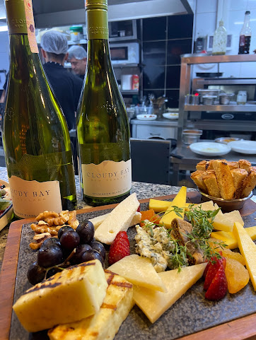 Kalamaki Restaurant & Bar by null