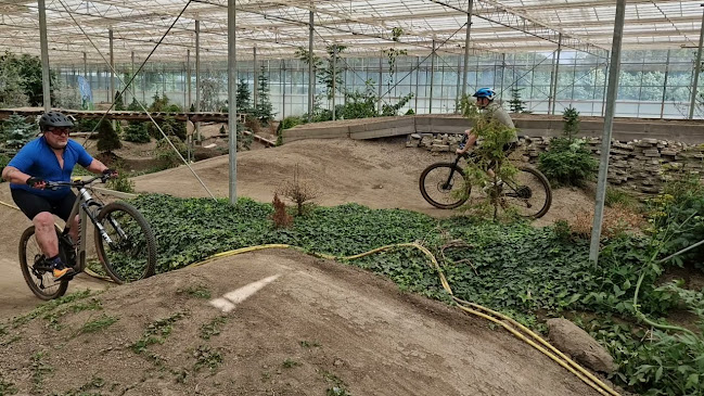 INDOOR MOUNTAINBIKE openingstijden