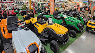 Photo n°2 de Espace Emeraude à La Bazoche-Gouet (Magasin de vêtements professionnels)