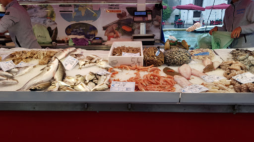 Fish monger