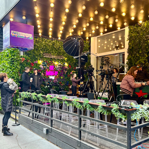 Flour LA, Inc. - Flower Walls and Installations - Named Best Florist by Vogue Logo