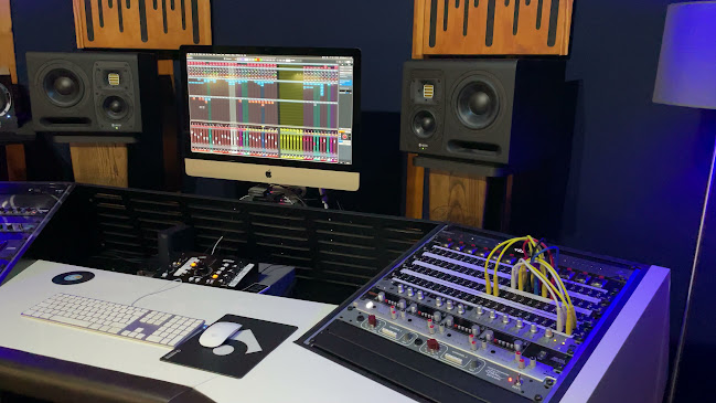 6dB Studios LTD Open Times