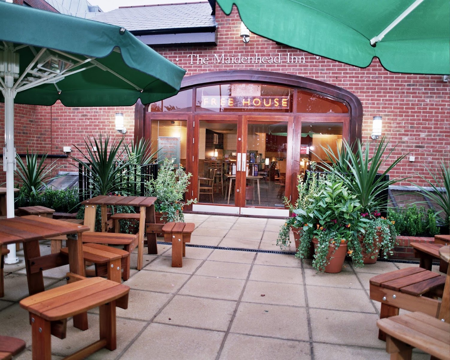 The Maidenhead Inn - JD Wetherspoon — photo 1