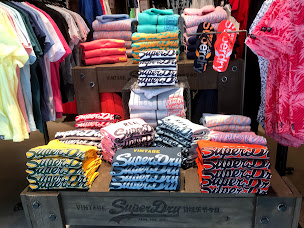 Photo n°18 de Superdry Store Tours à Tours (Magasin de vêtements pour femmes)