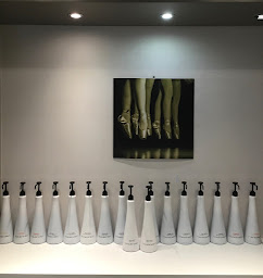 Photo n°5 de Dans l'Hair du Temps , partenaire Végétalement Provence , coloration végétale et alternative à Avignon (Salon de coiffure)