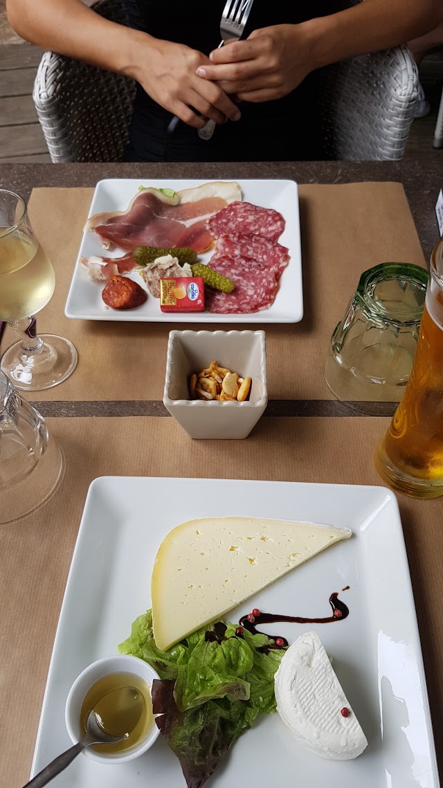 Puycelsi Roc Café