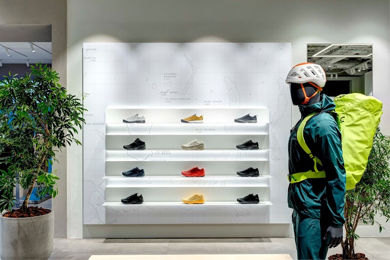 ARC'TERYX アークテリクス 大阪 心斎橋ブランドストア