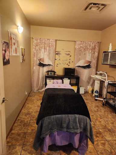 Lush Massage and Spa Logo