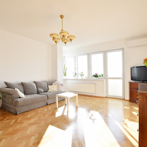 Woźniakowski Nieruchomości - Więcej niż Agencja