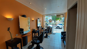 Photo n°10 de L'Atelier de Renaud à Mandres-les-Roses (Salon de coiffure)