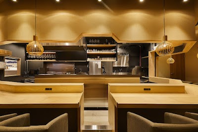 炭火とワインと純米酒 King Momo