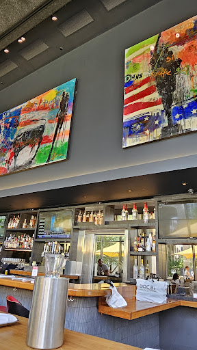 Doc B's Restaurant - Visual