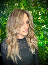 Photo n°12 de Ofelia DS HairStylist à Lévis-Saint-Nom (Salon de coiffure)