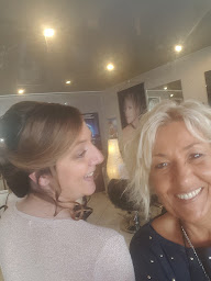 Photo n°40 de L' Atelier d'ISA à Champigny-sur-Marne (Salon de coiffure)