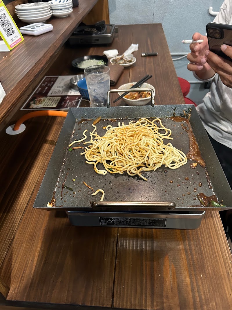 ホルモン鉄板たかちゃん居酒屋