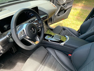 Photo n°4 de Aquitaine Prestige Cars à Léognan (Service de transport pour handicapés)