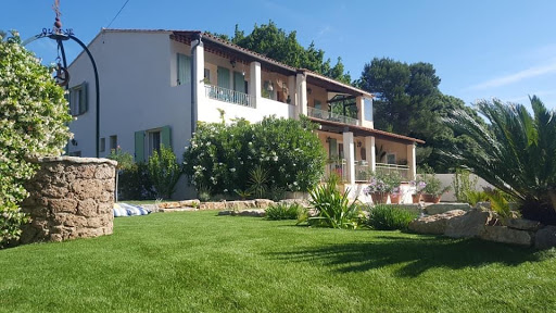 Photo de Gîte les Mimosas: location maison gîte avec piscine centre Var Chaine des Maures à Pignans (83790)