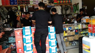 Photos of Toko Bintang 3 Motor, Jual Spare Part Truck Dll