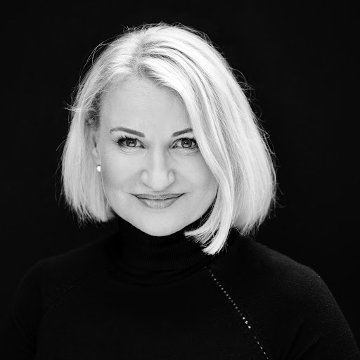 Dr. Dr. Anne Falge