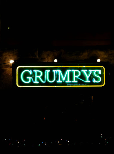 Grumpys Bar - Visual