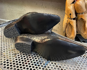 Photo n°9 de Cordonnerie Verseau à Paris (Cordonnier)