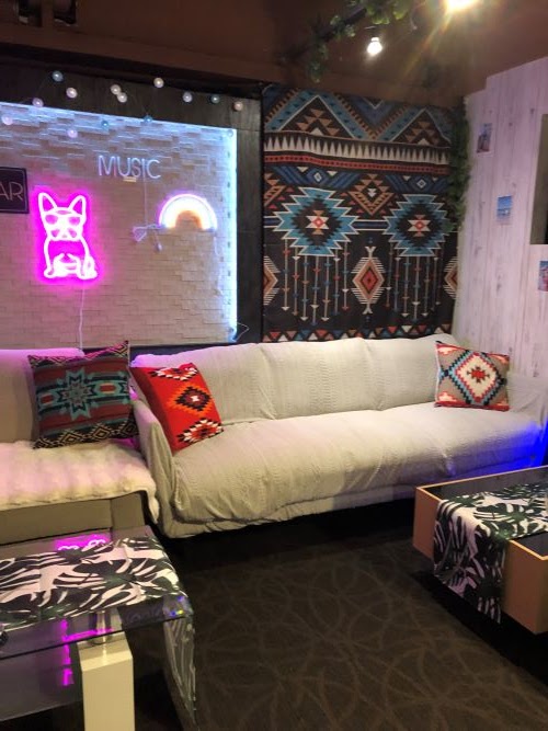 カラオケバー chloe