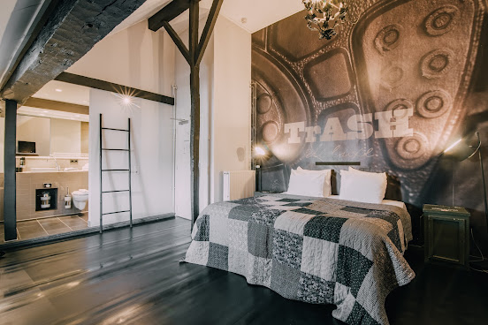 Hotel Trash Deluxe by null