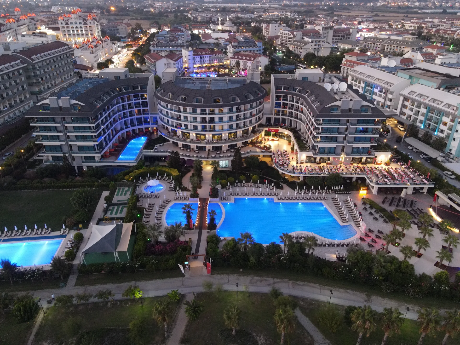 Commodore Elite Suites & Spa Hotel