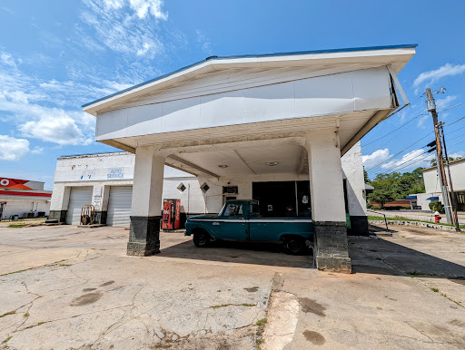 Uptown Tire and Lube - Thumbnail