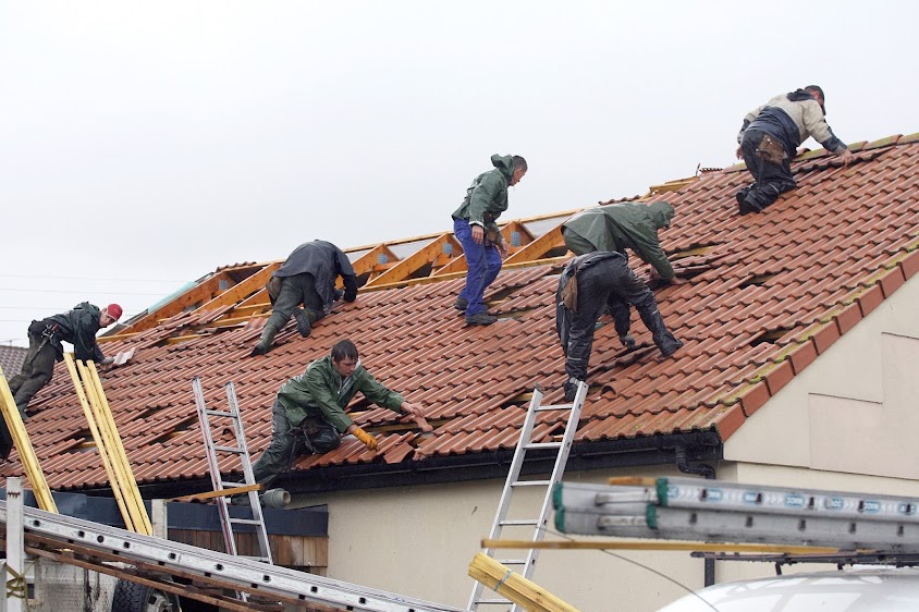 couvreur frejus dépannage urgent fuite