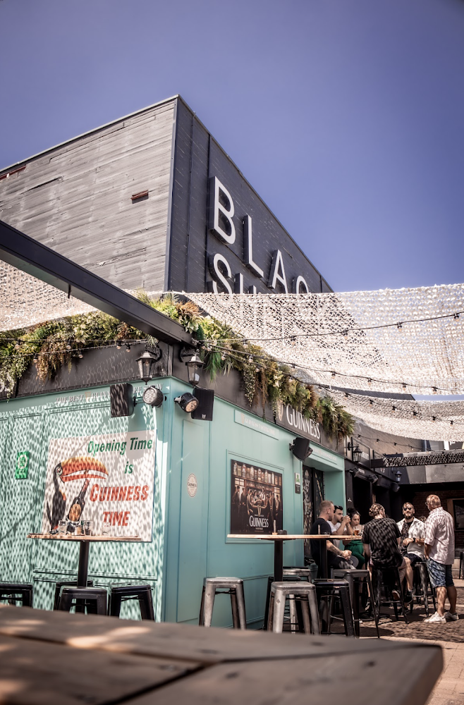 Black Shelter Carquefou