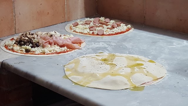 Osteria Pizzeria Le Tre Botti Di Vezzoni Vilma - Dalle Luche Stefano - F.
