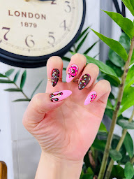 Photo n°17 de Ongle de la Reine à Bourg-la-Reine (Boutique de santé et beauté)