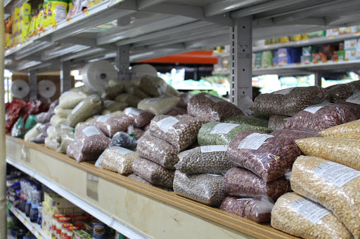 La Hacienda Farmer's Market Gallery - United States