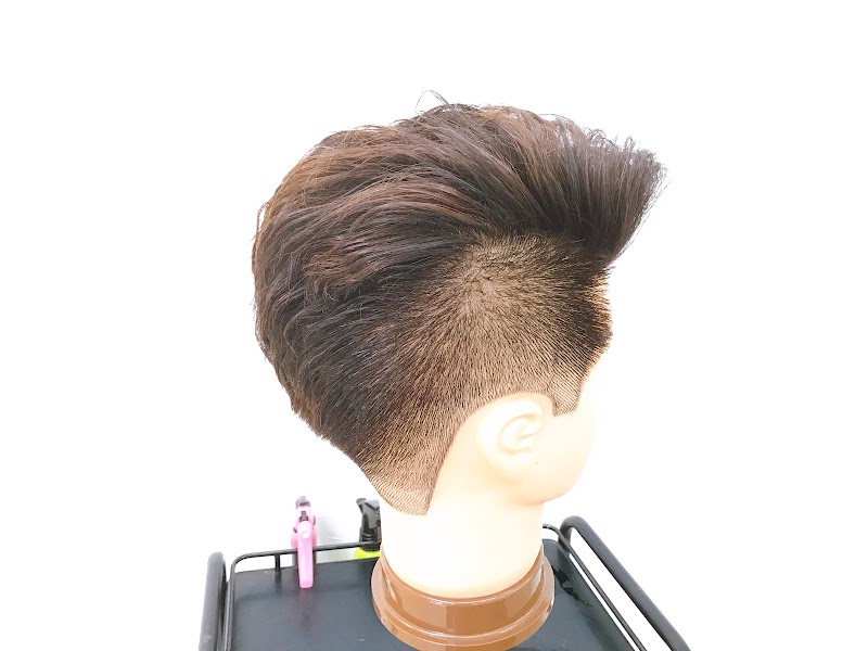 カットサロン BE:SENSE (ビ･センス)