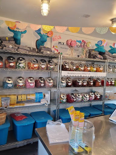 Dam Candy Store - Visual