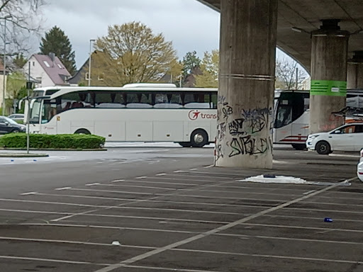 Parkplatz unter der Stelzenbrücke - Thumbnail