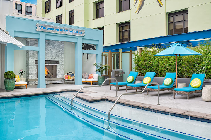 5 o'Clock Somewhere Rooftop Bar by null