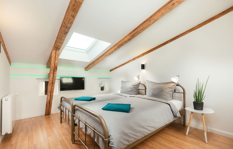 Lorin Apartments photo