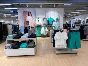 Photo n°27 de C&A à Mont-Saint-Martin (Magasin de vêtements pour femmes)