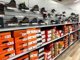 Photo n°16 de SERVIMAC - CHEMILLE (Mac Hom Ter) à Chemillé-en-Anjou (Atelier de réparation de tracteurs)