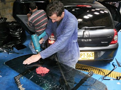 Photos of CARGLASS BOGOT&Aacute;