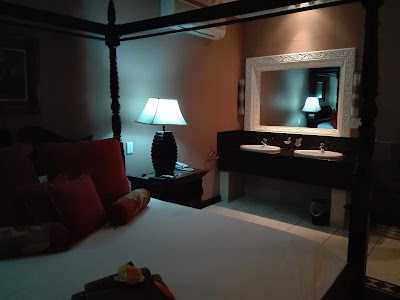 Photos of Caesar's Guest House.